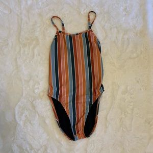 FIXED-BACK, STRIPED JOLYN